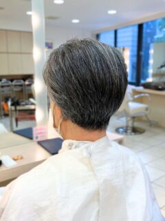 白髪ヘア、白髪の悩み、白髪染め、白髪ぼかし、脱白髪染め