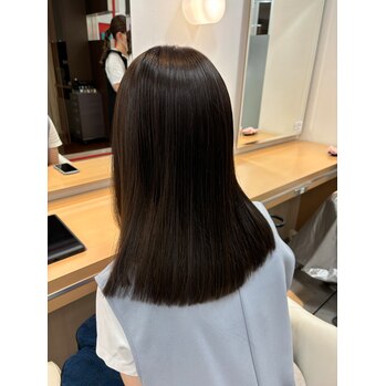 ブリーチなし・グレージュヘアの透明感カラーの画像