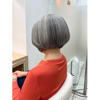 池袋・目白台｜大人女性のグレイヘア×ボブならROUGE｜自然体の美しさを引き出すカットの画像
