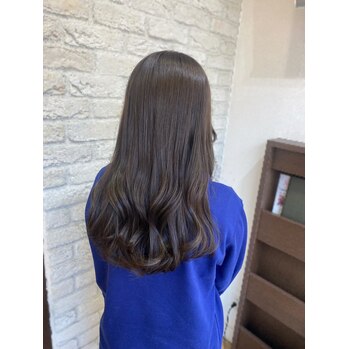 【ブリーチなしでも透明感】目白台で人気のオリーブ系カラーの画像